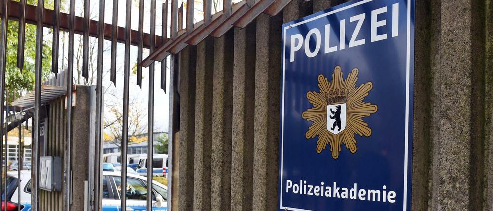 Die vormalige Landespolizeischule ist seit Dezember 2016 als Polizeiakademie neu aufgestellt worden.