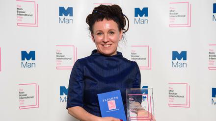 Olga Tokarczuk ihr Buch «Flights» und ihren Man-Booker-Preis.