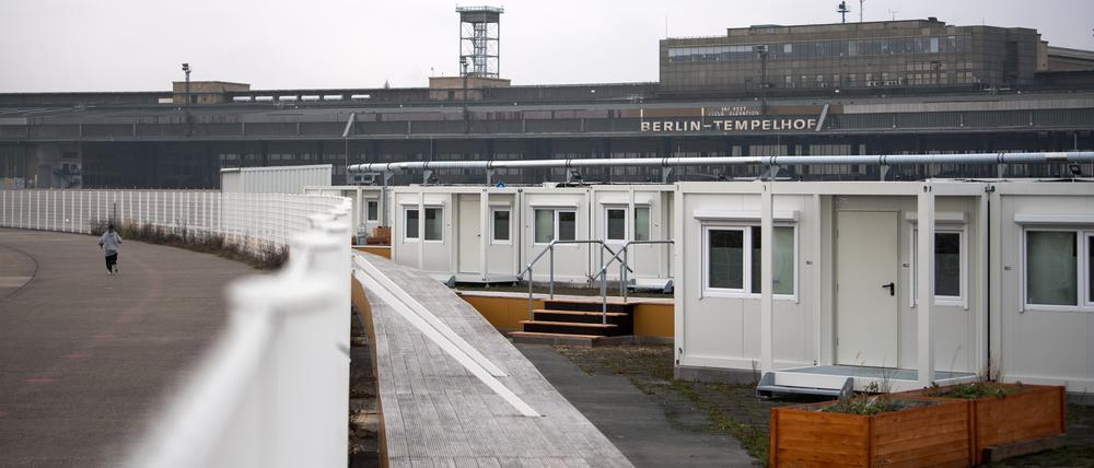 Das Flüchtlingsdorf auf dem Tempelhofer Feld – 256 Appartements aus je drei Containern. 