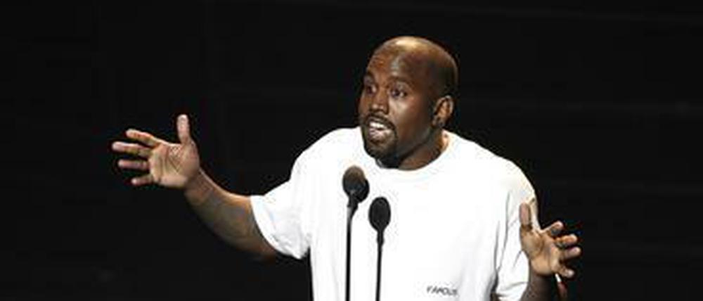 Die Alben des Rappers Kanye West, hier bei den MTV Music Awards 2016, werden bald von Sony Music publiziert.