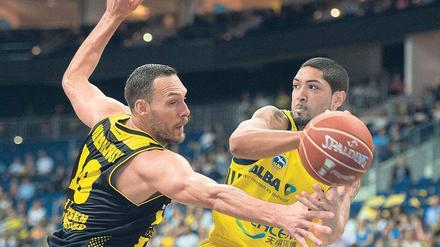 Ohne Rücksicht auf Verluste: Albas Spielmacher Peyton Siva (re.). 
