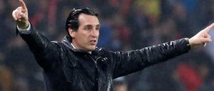 FILE PHOTO: Soccer Football - Ligue 1 - Paris St Germain vs Guingamp - Parc des Princes, Paris, France - April 29, 2018 Paris Saint-Germain coach Unai Emery  REUTERS/Christian Hartmann/File Photo