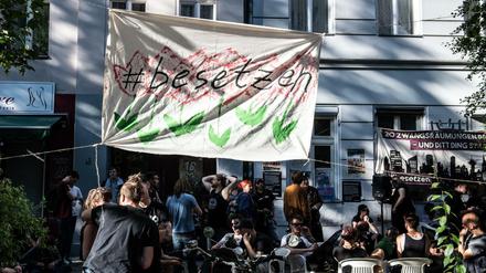Im Internet hatten die Aktivisten die Aktion angekündigt.