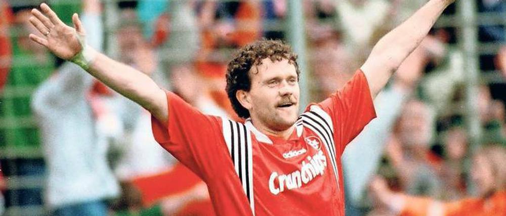 Wieder einer drin. Marschall schoss 49 Bundesliga-Tore für den FCK.