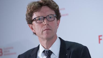 Soll die Fragen der Abgeordneten beantworten: Engelbert Lütke Daldrup. 