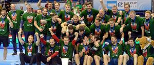 Fuchs, du hast den Pott gestohlen. Berlins Handball-Profis feierten am Wochenende ihren zweiten Erfolg im EHF-Cup nach 2015 - ausgerechnet in der Halle des Erzrivalen SC Magdeburg. 