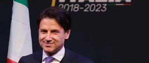 Jurist, Hobbyfußballer, ehemaliger Links-Wähler. Sehr viel mehr weiß man über Giuseppe Conte nicht.
