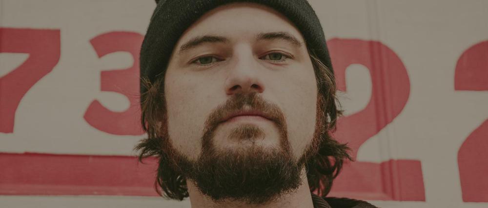 Der Singer-Songwriter Ryley Walker.