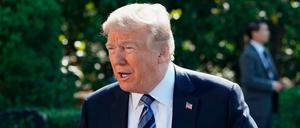 US-Präsident Donald Trump spricht in Washington vor Journalisten.