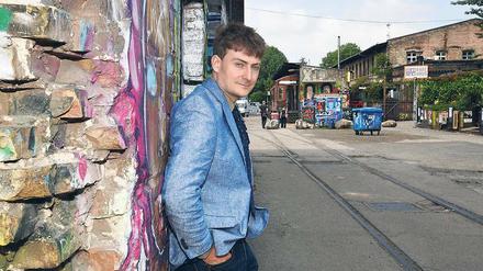 Sebastian Krämer – hier auf dem RAW-Gelände – hat viel über Berlin gesungen und tut das immer wieder.
