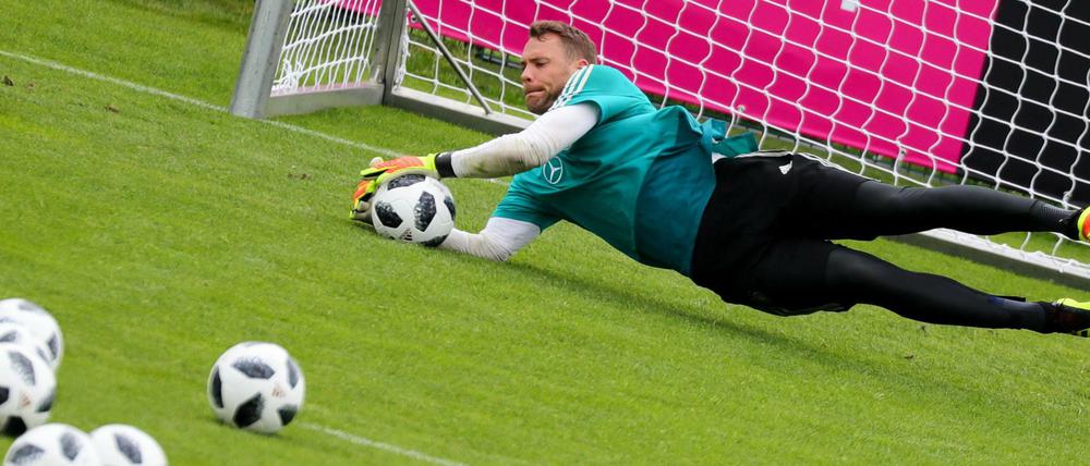 Torwart Manuel Neuer beim Mannschaftstraining