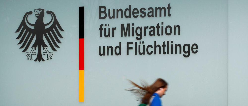 An den Problem nicht einfach vorbeirauschen. Das ist eine Konsequenz aus dem Bamf-Skandal.
