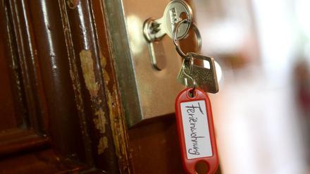 Die Berliner dürfen ihre Wohnung künftig für bis zu 60 Tage im Jahr weitervermieten. 