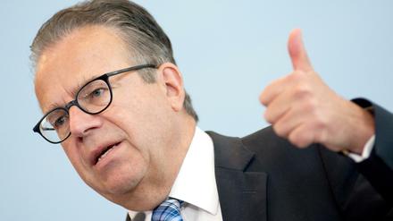 In der Kritik: Der ehemalige Bamf-Chef Frank-Jürgen Weise.