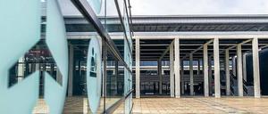 Die Flughafen GmbH bietet Touren über das BER-Gelände an – exklusiv.