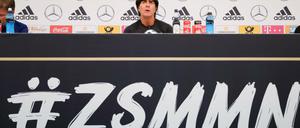 Bundestrainer Joachim Löw und der neue Hashtag.