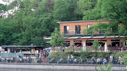 Die Alte Fischerhütte am Schlachtensee hat Tradition. Doch Preise und Ausstattung schrecken viele Gäste ab – noch.