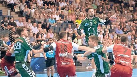 Höhenflug. Fabian Wiede und die Füchse sind wieder im Titelrennen.