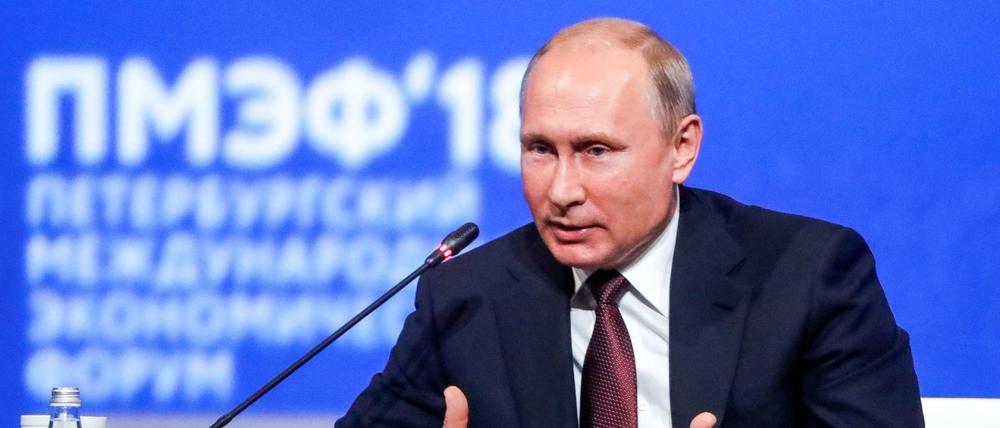 Wladimir Putin bei einem Wirtschaftsforum in St. Petersburg.