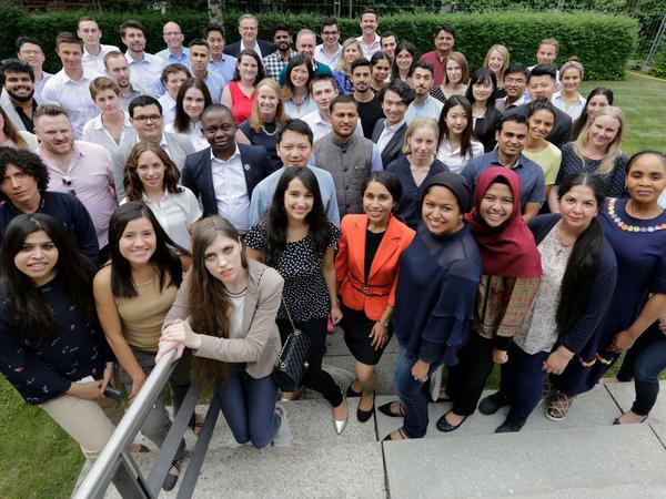 Die Teilnehmer der Global Solutions Summer School mit ihren Coaches.