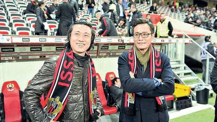 Alex Zheng (links) hält auch 80 Prozent des französischen Erstligisten OGC Nizza. 