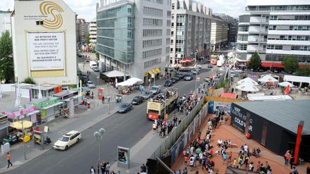 Letzte Lücken: Hier war früher die Stadt geteilt, hier tummeln sich heute Touristen. Die Brachen sollen jetzt bebaut werden.