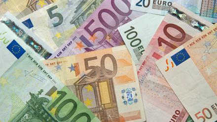 Über Geld redet man nicht, man schreibt nur drüber.
