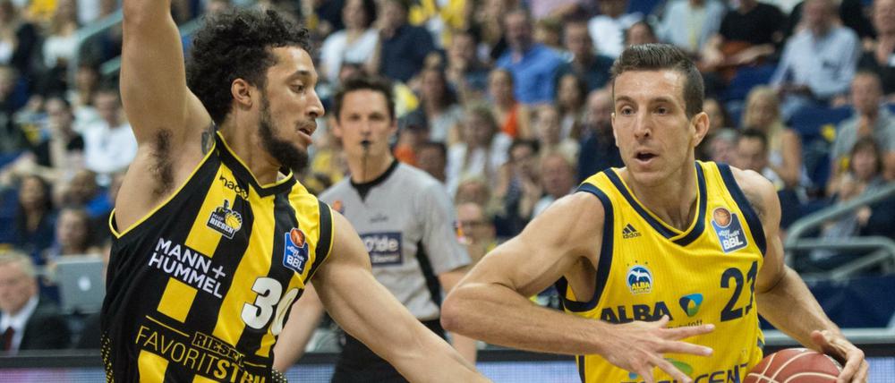 Maschine. Wenn Albas Shooting Guard Spencer Butterfield (rechts) seinen Rhythmus findet, trifft er Dreier um Dreier.