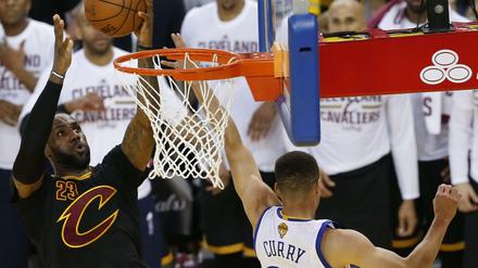 Hello again. LeBron James und Steph Curry treffen sich mal wieder in den NBA Finals. 