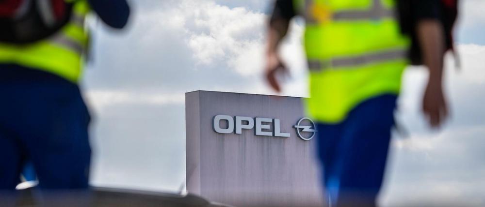 Beim Autobauer Opel haben sich Betriebsrat und Geschäftsführung auf ein Sanierungspaket geeinigt.
