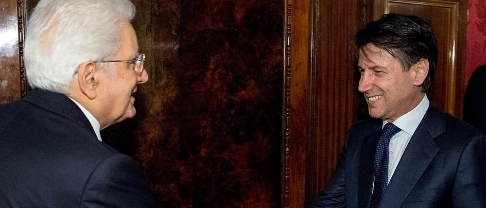 Giuseppe Conte (rechts) und Italiens Präsident Sergio Mattarella.