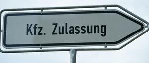 Privatpersonen warten derzeit bis zu 27 Arbeitstage, wollen sie ihr Kfz in Berlin anmelden. 