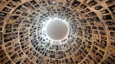 Die Halle der Namen in der Gedenkstätte Yad Vashem.