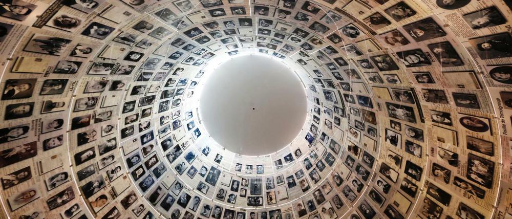 Die Halle der Namen in der Gedenkstätte Yad Vashem.