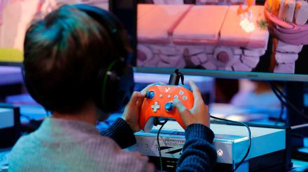 Abgetaucht in eine fremde Welt: Kinder mit Elektronik. Wie viel ist in Ordnung, wann ist es zuviel? 