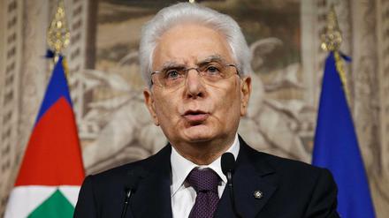 Sergio Mattarella, Präsident von Italien, spricht nach einem Treffen mit dem designierten Ministerpräsidenten Conte, vor Journalisten. 