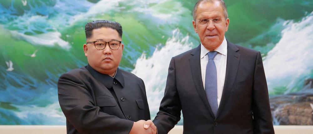 Kim Jong Un und Russlands Außenminister Sergej Lawrow