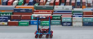 Ein Container-Lagerplatz in Hamburg.