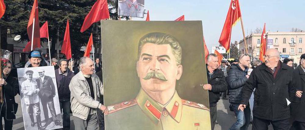 Stalin in Gori. Im Dezember 2017 feierten seine Anhänger den 138. Geburtstag des Diktators.