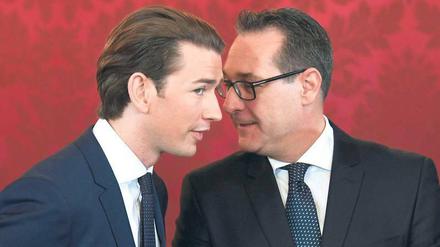Sebastian Kurz (links) will die albanische Grenzpolizei aufrüsten. Sein Vize, Heinz-Christian Strache, stellt die EU-Freizügigkeit infrage.