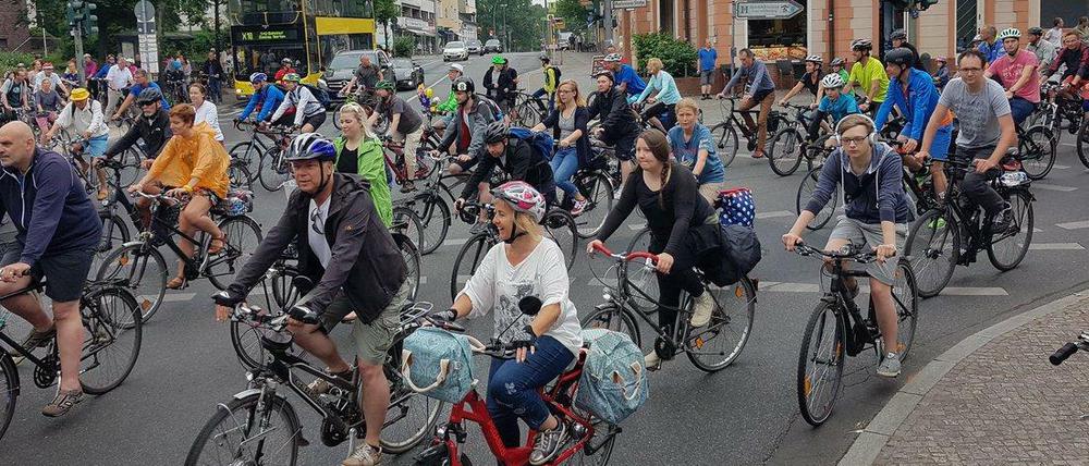 Die Sternfahrt rollt - hier ein Bild aus Zehlendorf.
