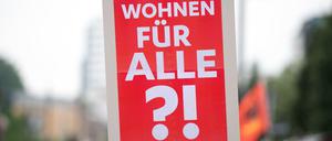 "Mieten-Move"-Demonstration für eine sozialere Wohnraumpolitik in Hamburg