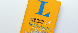 Finanzminister wollen Sprache der Behörden verständlicher machen, bis dahin bleibt man auf Wörterbücher angewiesen.