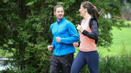 Wer einen Marathon laufen will, sollte sich vorher vom Arzt untersuchen lassen und lange darauf trainieren.