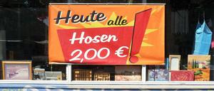 Schnäppchen. Für Freunde von Textilien-Tiefpreisen ist Niederschöneweide ein beliebtes Reiseziel.