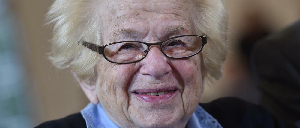 Die Sexualtherapeutin Ruth Westheimer wurde 1928 nahe Frankfurt/Main geboren.