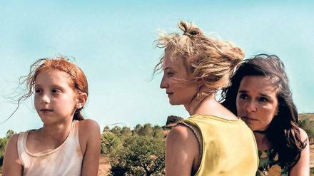 Welche mag ich mehr? Vittoria (Sara Casu, l.) ist hin- und hergerissen zwischen Anjelica (Alice Rohrwacher) und Tina (Valeria Golino). 