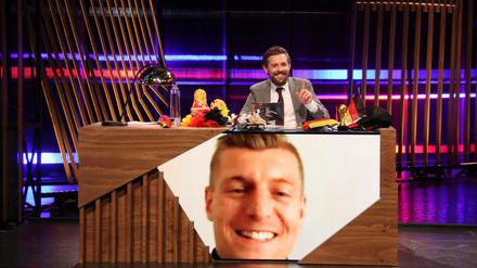 "Late Night Berlin" mit Klaas Heufer-Umlauf und Interviewgast Toni Kroos.