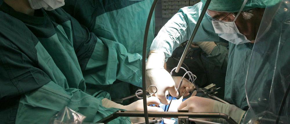 Risiko Operation. In der Chirurgie lassen sich am häufigsten Behandlungsfehler nachweisen. 