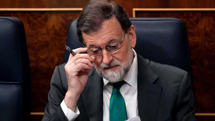 Es wird einsam um Ministerpräsident Rajoy. An diesem Freitag wird er womöglich sein Amt verlieren.